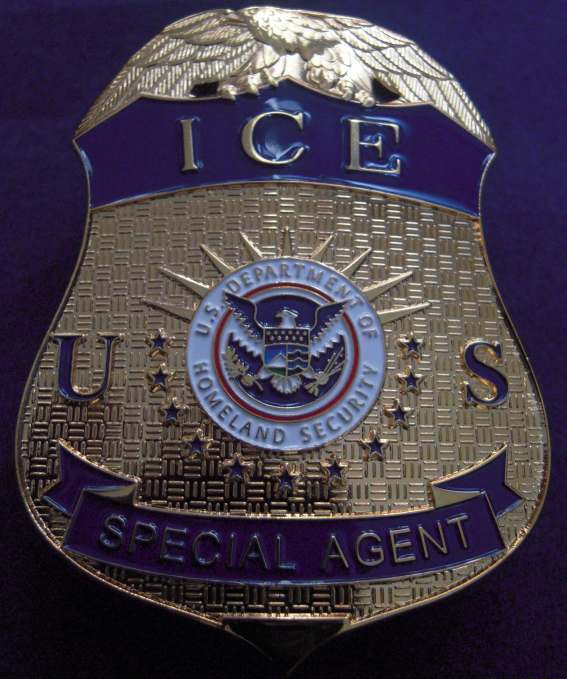 Porte insigne  "Tour de cou" ICE